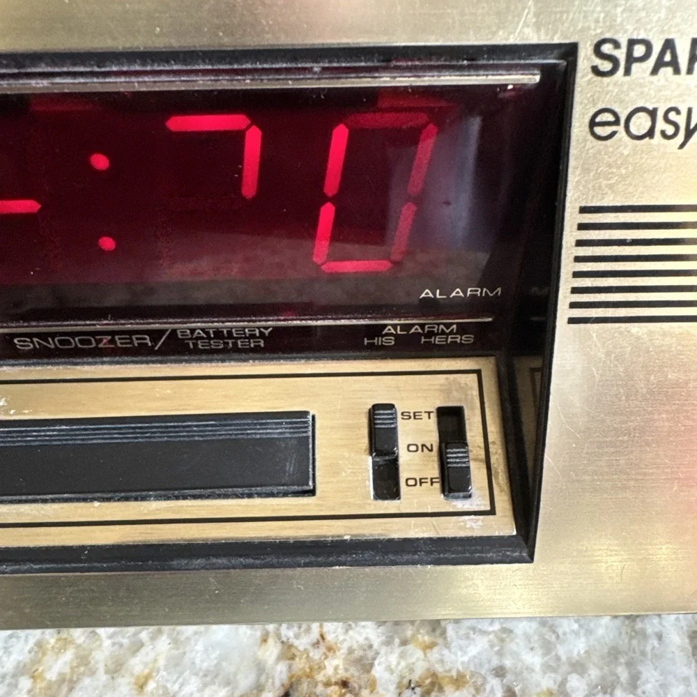 Vtg Spartus Easy-Set Digital Alarm Clock Gemini II Model 1068 Movie Prop His Her